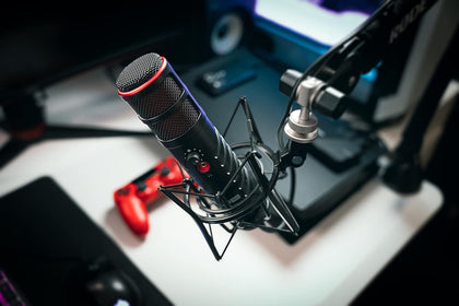 Rode X XDM-100 Professional USB Dynamic Microphone,Cardioid Polar Pattern, Headphones Output, Internal DSP, and Shockmount